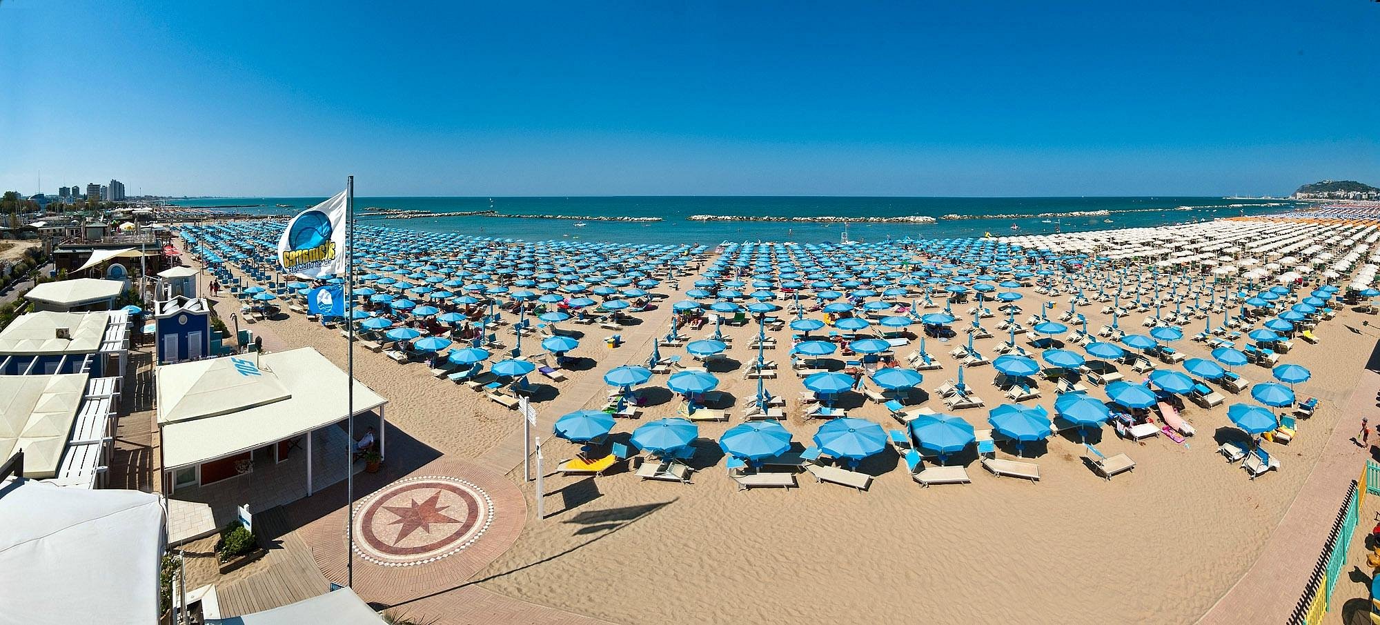 vista dall'alto Altamarea Beach Village