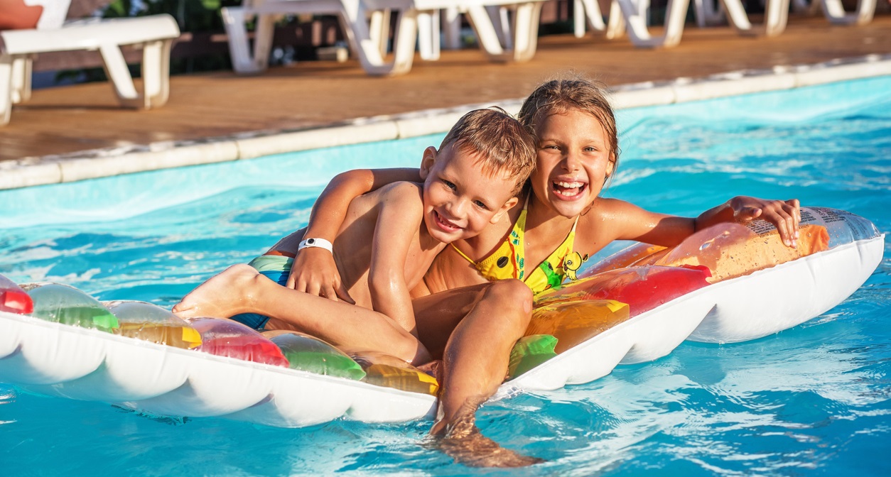immagine famiglia in vacanza nella riviera romagnola