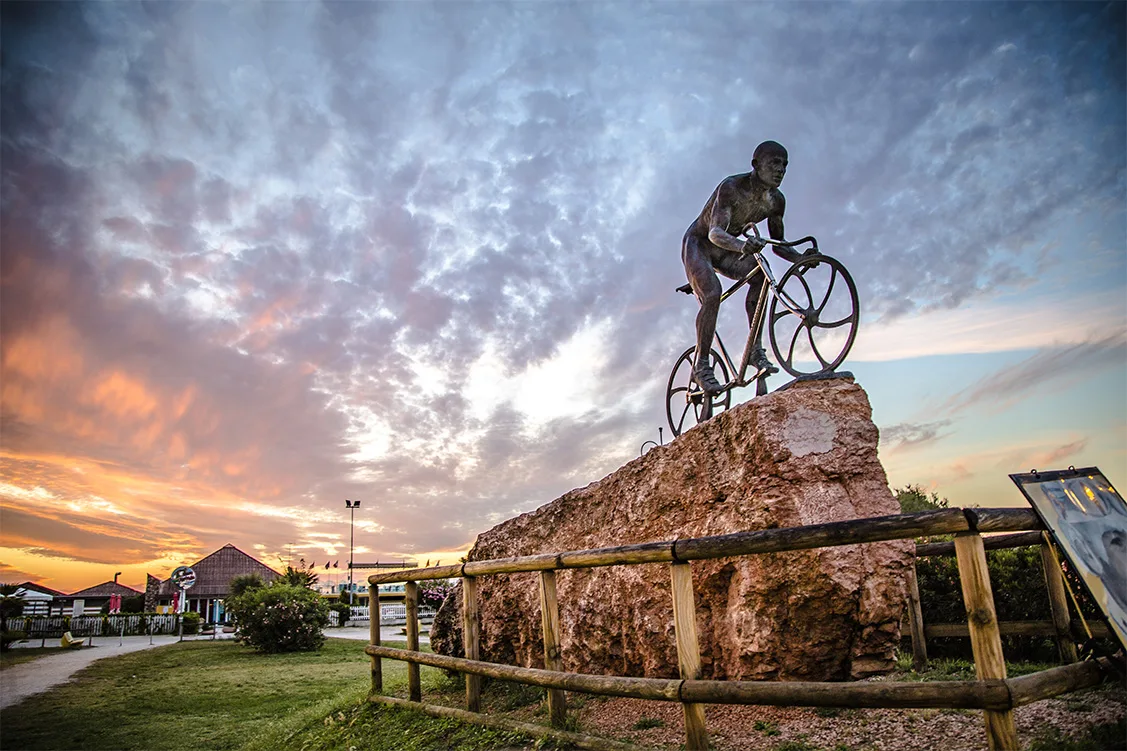 monumento a Marco Pantani