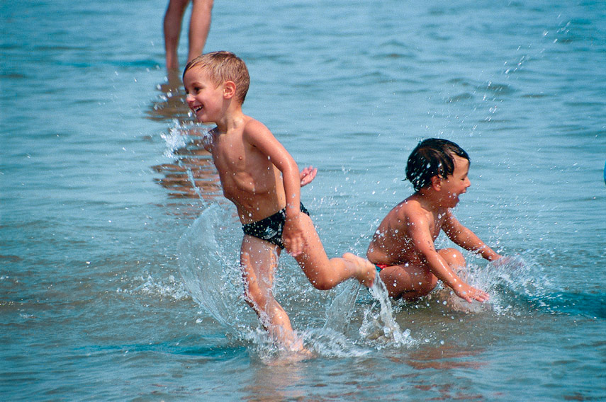 immagine famiglia in vacanza nella riviera romagnola