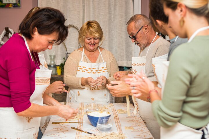 Lezione di Cucina a Casa della Zdora