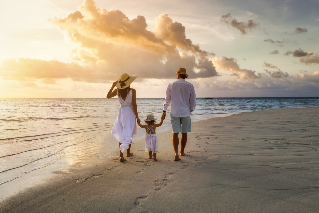 immagine famiglia in vacanza nella riviera romagnola