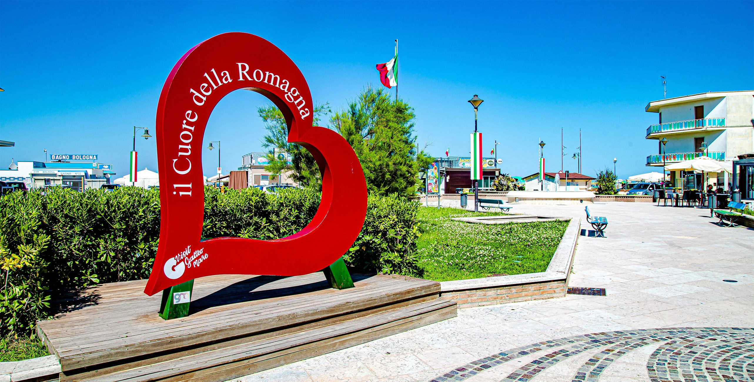 Monumento a forma di cuore a Gatteo Mare